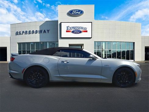 Used 2023 Chevrolet Camaro LT w/ Technology Package image 5