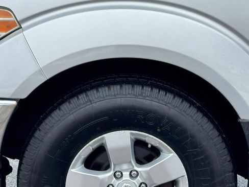 Used 2010 Nissan Frontier SE image 22