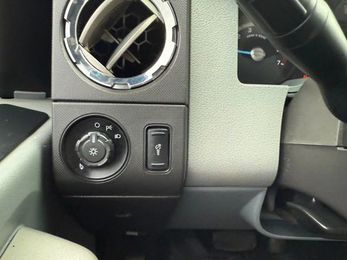 Used 2013 Ford F250 XLT AWD/4WD image 27