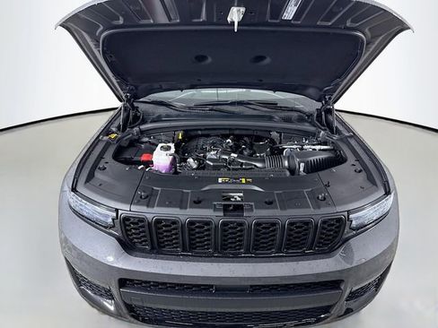 New 2025 Jeep Grand Cherokee L Limited image 32