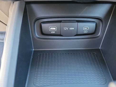 New 2025 Hyundai Venue SEL image 31