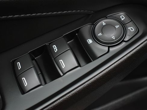 Used 2023 Chevrolet Traverse LT FWD image 12