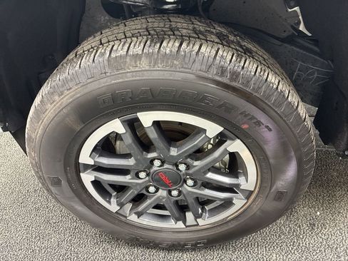 Used 2025 Toyota Tacoma TRD Sport image 8