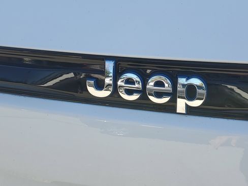 Used 2022 Jeep Grand Cherokee Limited 4xe image 8