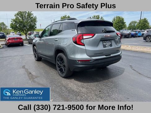 Used 2023 GMC Terrain SLE w/ Driver Convenience Package AWD/4WD image 13