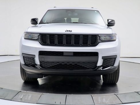 Used 2022 Jeep Grand Cherokee L Laredo image 8