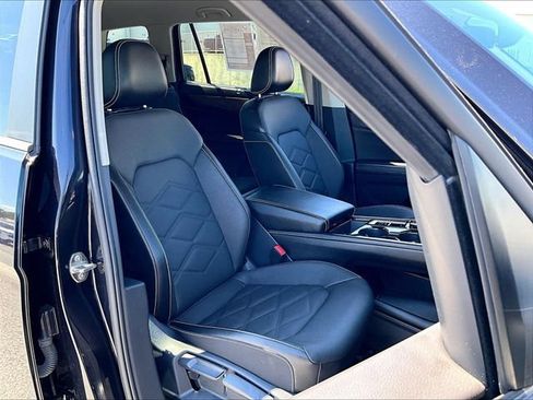 Used 2024 Volkswagen Atlas SE AWD/4WD image 11