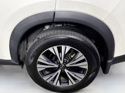 Certified 2023 Nissan Rogue SV image 24