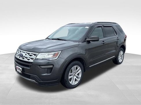 Used 2019 Ford Explorer XLT w/ Class III Trailer Tow Package AWD/4WD image 6