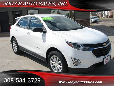 Used 2018 Chevrolet Equinox LS image 1