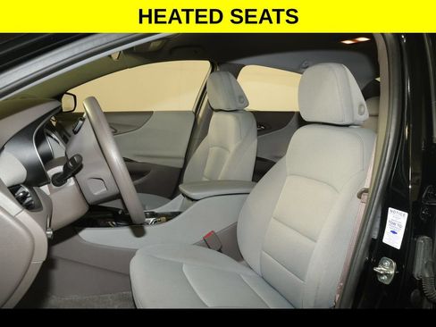 Used 2025 Chevrolet Malibu LT FWD image 3