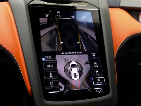 Used 2025 Lamborghini Revuelto AWD/4WD image 25
