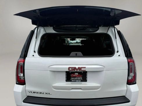 Used 2017 GMC Yukon XL SLT w/ Premium Edition AWD/4WD image 41