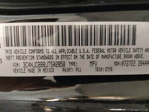 Used 2018 Jeep Compass Latitude FWD image 33