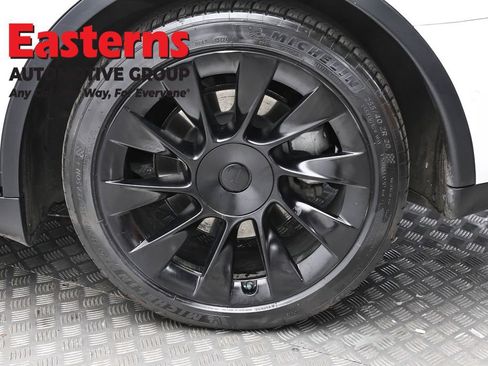 Used 2022 Tesla Model Y Long Range image 8