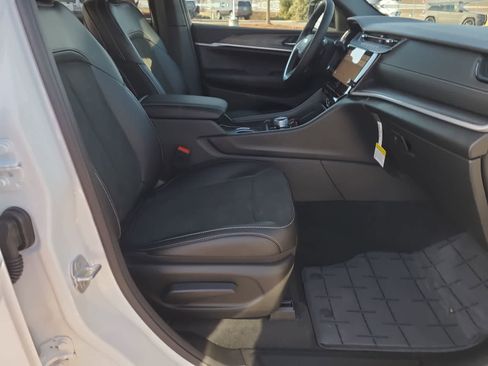 New 2026 Jeep Grand Cherokee Altitude image 22