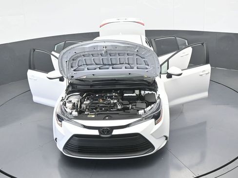 Used 2024 Toyota Corolla LE image 68