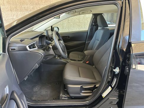 Used 2025 Toyota Corolla LE FWD image 24