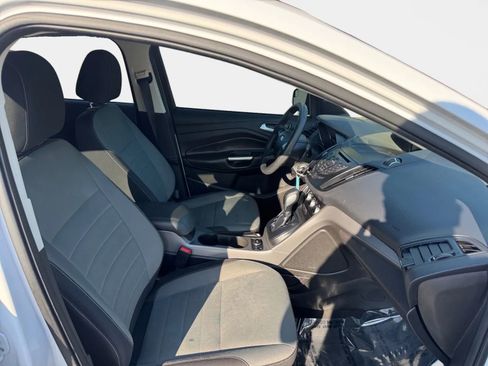 Used 2016 Ford Escape SE w/ SE Cold Weather Package image 10