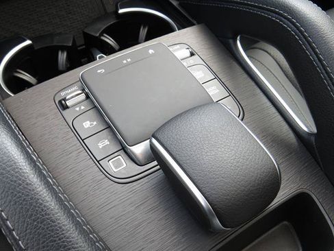 Used 2025 Mercedes-Benz GLE 450e 4MATIC w/ Driver Assistance Package image 17