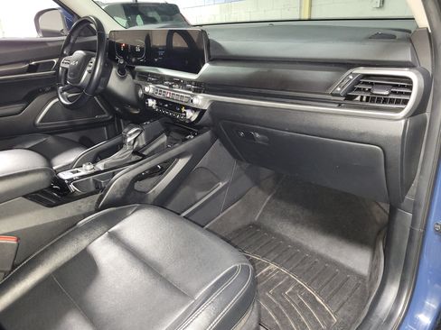 Used 2023 Kia Telluride S AWD/4WD image 11