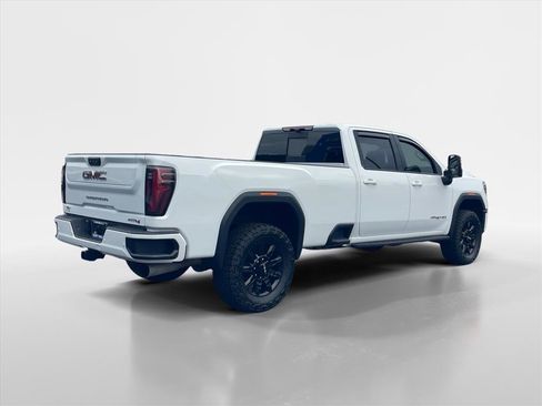 Used 2024 GMC Sierra 2500 AT4 w/ AT4 Premium Plus Package AWD/4WD image 8