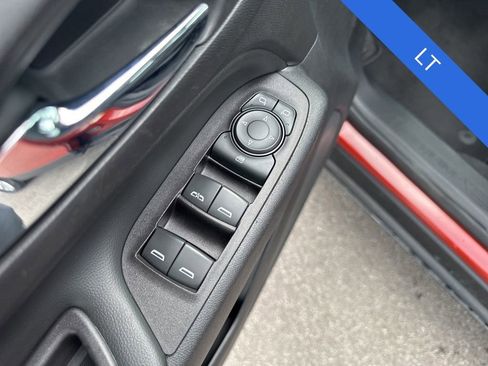 Used 2020 Chevrolet Equinox LT FWD image 10