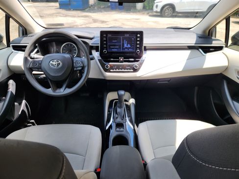 Used 2020 Toyota Corolla LE FWD image 7