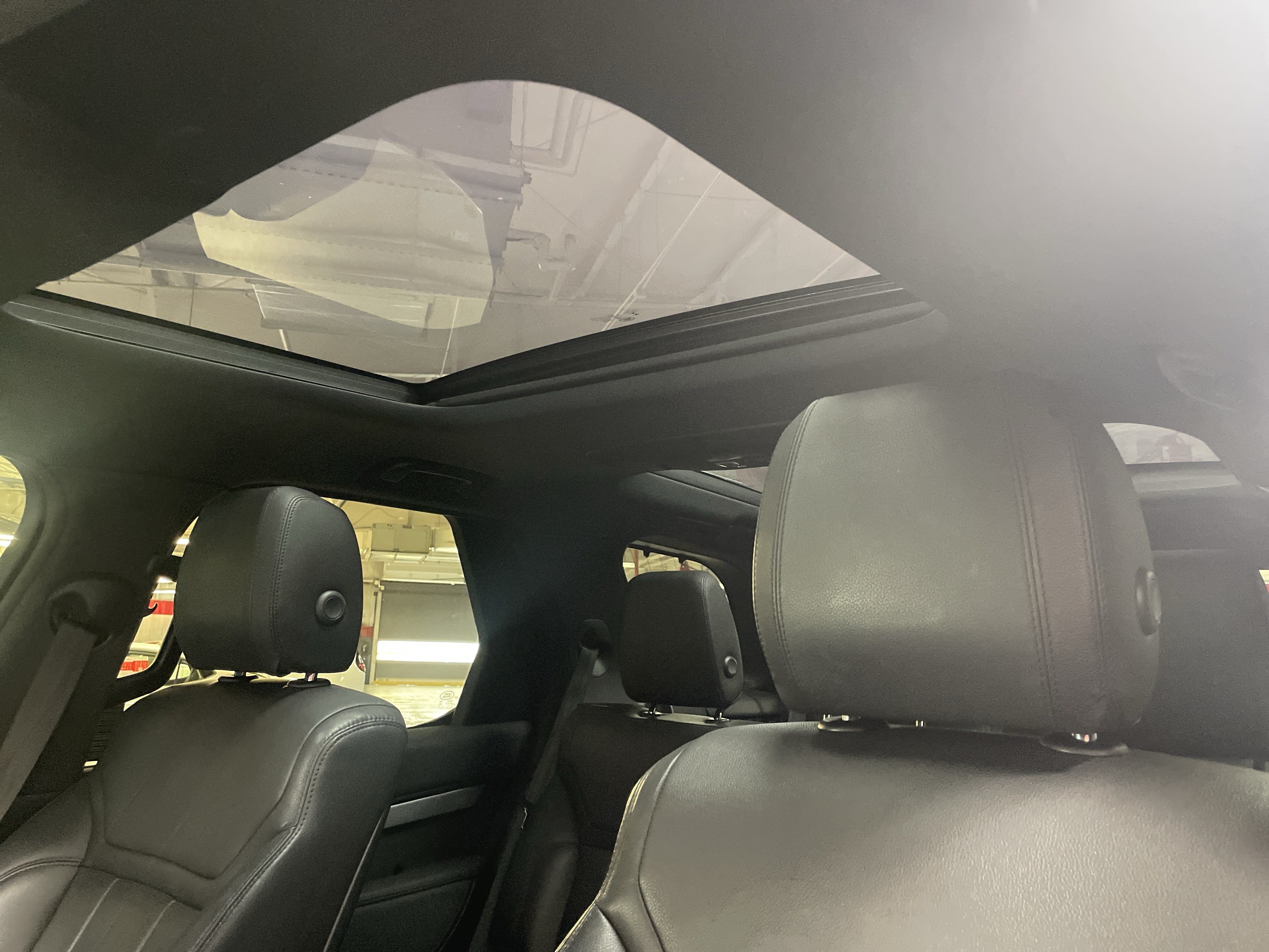 Used 2020 Land Rover Discovery Landmark AWD/4WD image 8