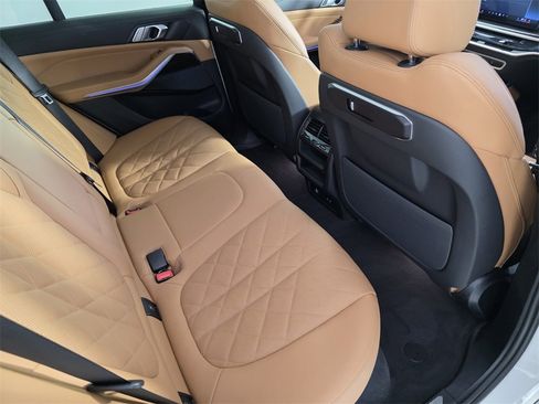 Used 2025 BMW X5 xDrive40i w/ M Sport Package image 28