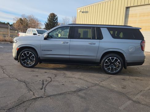 Used 2023 Chevrolet Suburban RST w/ Luxury Package image 6