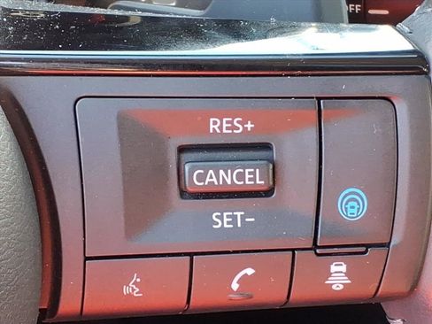 Used 2023 Nissan Rogue Platinum w/ Platinum Premium Package image 17