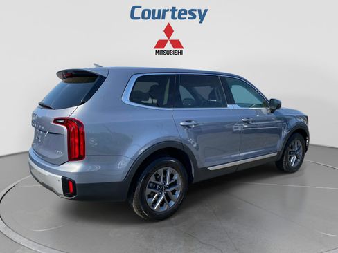 Used 2024 Kia Telluride LX AWD/4WD image 6