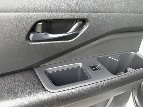 Used 2024 Nissan Pathfinder SV FWD image 24