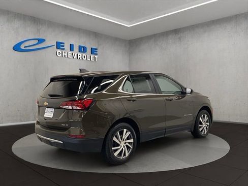 Used 2023 Chevrolet Equinox LT image 3