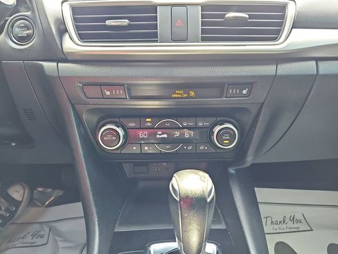 Used 2018 MAZDA MAZDA3 Touring FWD image 26