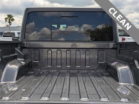 Used 2024 Jeep Gladiator Sport image 13