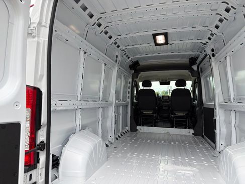 New 2026 RAM ProMaster 2500 w/ Convenience Group FWD image 25