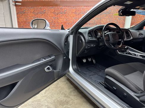 Used 2021 Dodge Challenger R/T Scat Pack RWD image 10