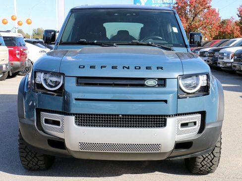 Used 2023 Land Rover Defender 110 S image 3