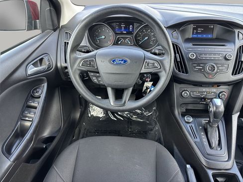 Used 2016 Ford Focus SE w/ SE Power Seat Package image 13