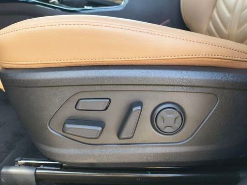 Certified 2026 Kia Sorento SX Prestige w/ Olive Brown Leather Package image 17