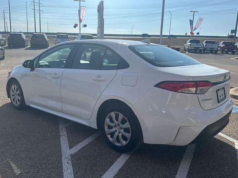 Used 2025 Toyota Corolla LE image 5