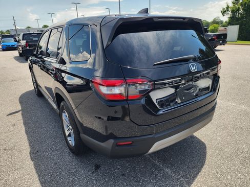 Certified 2025 Honda Pilot EX-L image 7