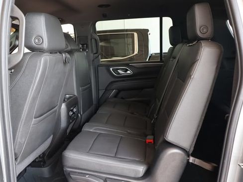 Used 2024 Chevrolet Suburban Z71 AWD/4WD image 17