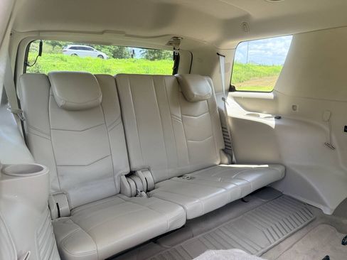 Used 2017 Cadillac Escalade Premium Luxury AWD/4WD image 15