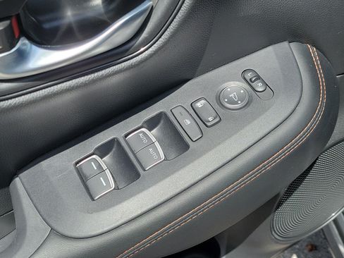 Used 2025 Honda HR-V Sport image 15