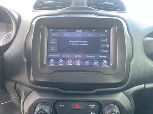 Used 2021 Jeep Renegade Latitude FWD image 21