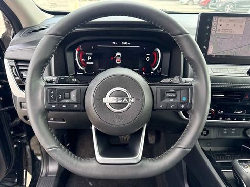 Used 2024 Nissan Rogue SL FWD image 29