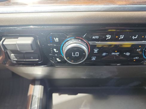Certified 2024 GMC Sierra 1500 SLT w/ SLT Premium Plus Package AWD/4WD image 20